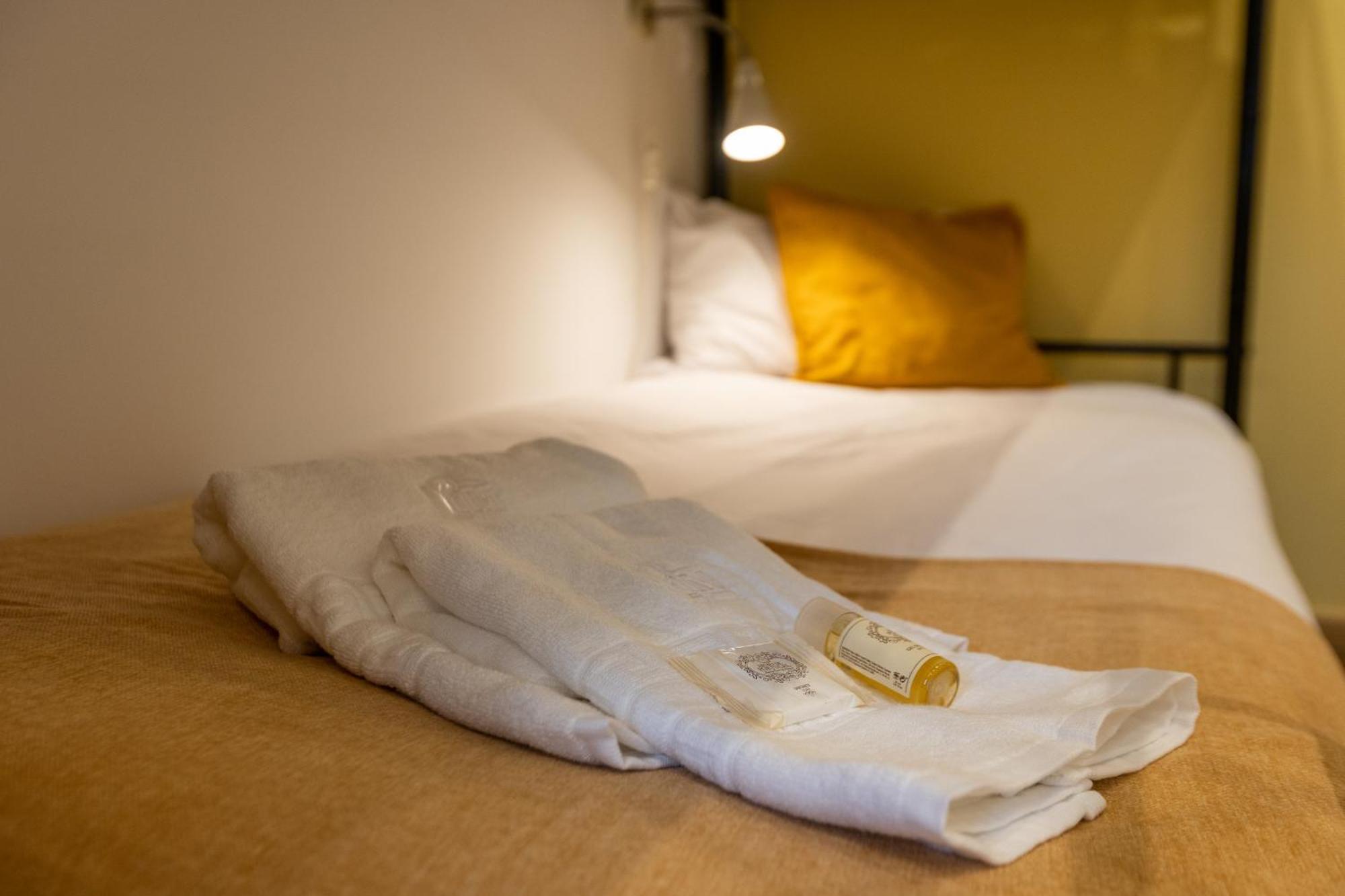 731 Costa Cabral Metro Residence Porto Room photo