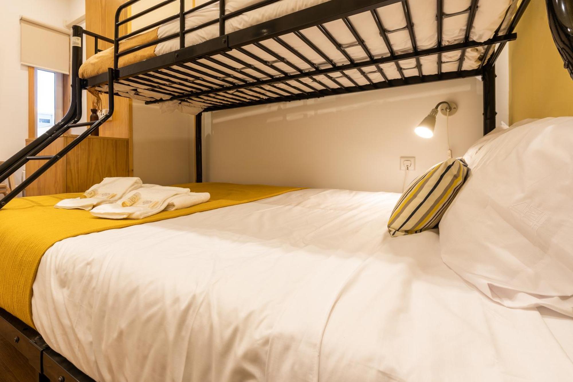 731 Costa Cabral Metro Residence Porto Room photo