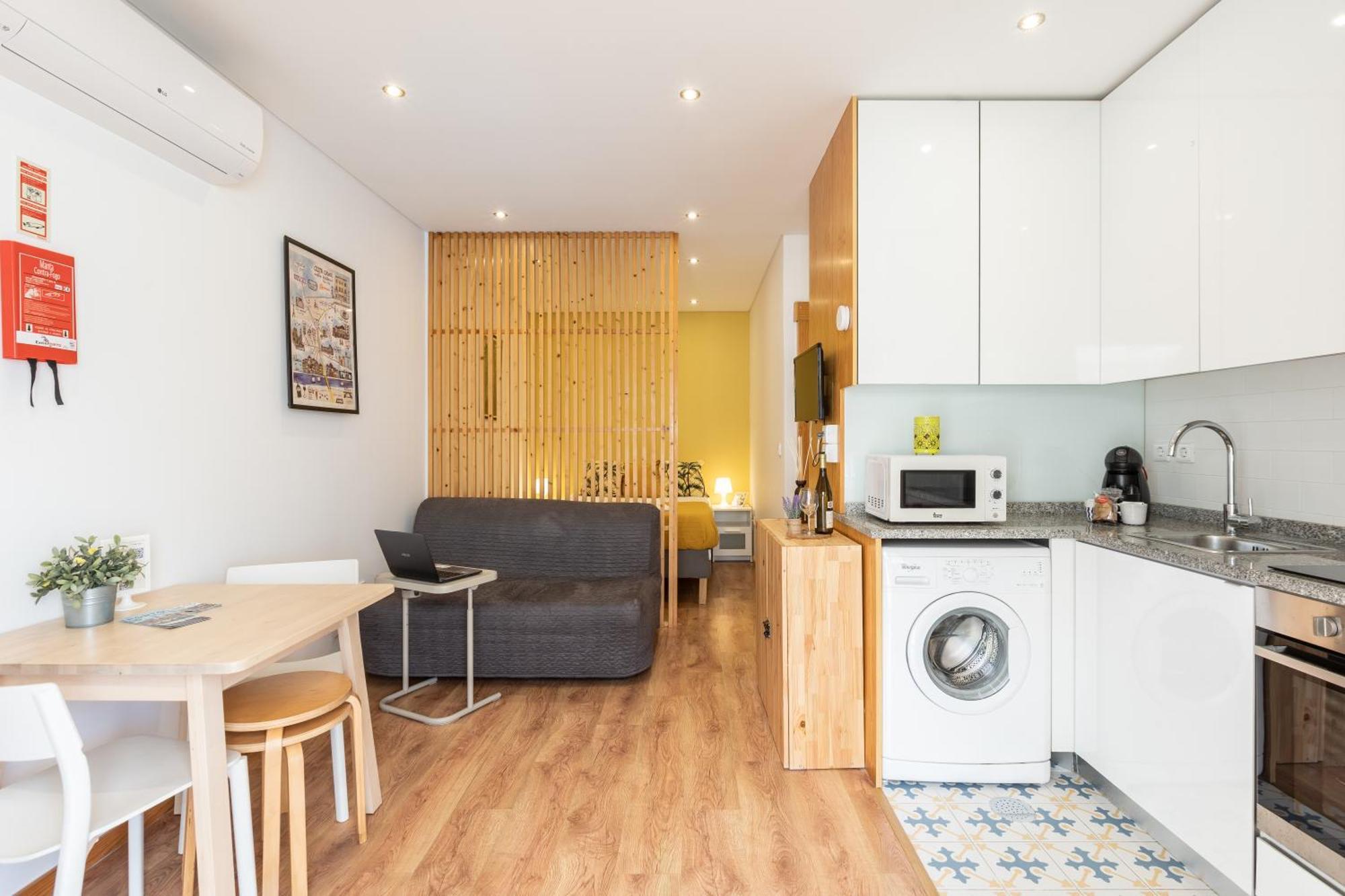 731 Costa Cabral Metro Residence Porto Room photo